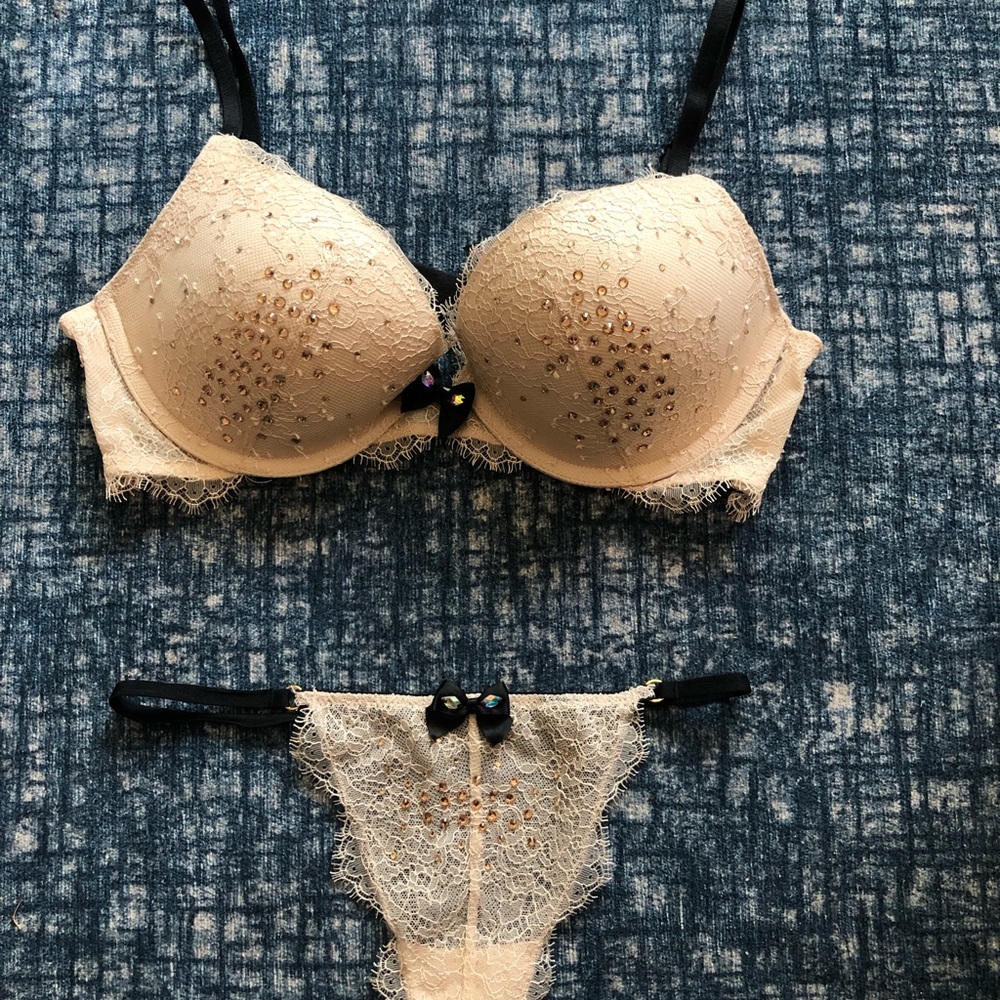 VS Very Sexy Push Up Lingerie Set